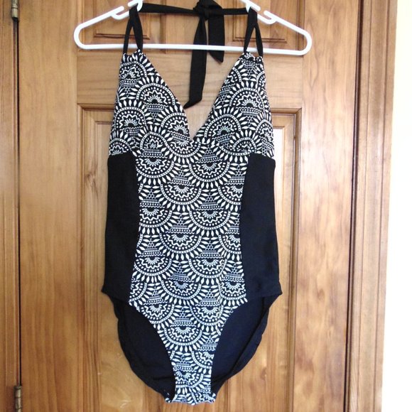 Merona Women's Swimsuit Halter Style Black/White Size Med Nylon/Spandex - Picture 1 of 6